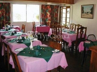 Moniques Guest House Maraval 4*