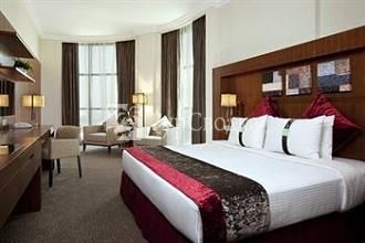 Holiday Inn Abu Dhabi 4*