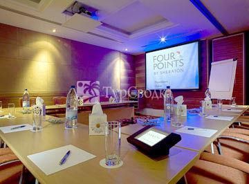 Four Points by Sheraton Downtown Dubai 4*