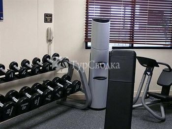 Hampton Inn & Suites Addison 2*