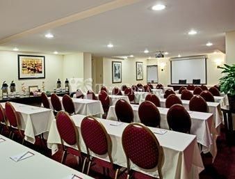 Hawthorn Suites by Wyndham Alexandria 3*