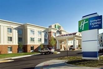 Holiday Inn Express & Suites Alexandria-Fort Belvoir 2*