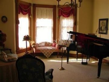 Victorian Rose Garden Bed & Breakfast 2*