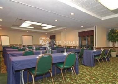 Quality Inn & Suites Biltmore South 2*