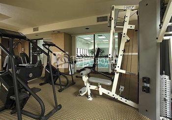 Hilton Crystal City at Washington Reagan National Airport 3*
