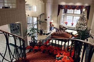 Holiday Inn Rosslyn @ Key Bridge 3*