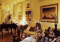 Phoenix Risin' Bed & Breakfast 1*