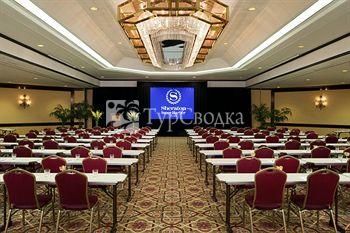 Sheraton Inner Harbor Hotel 3*