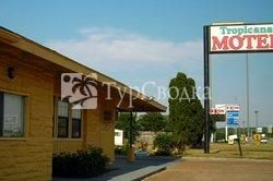 Tropicana Motel Bastrop 1*
