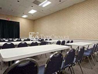 Howard Johnson Express Inn Bellmawr 2*