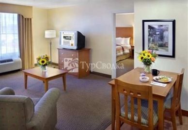 Homewood Suites by Hilton Bethlehem Airport 3*