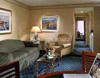 DoubleTree Suites by Hilton Hotel Boston 3*