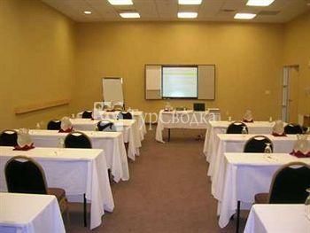 Hampton Inn & Suites Boston Crosstown Center 3*