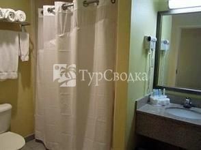 Holiday Inn Express Boston 2*
