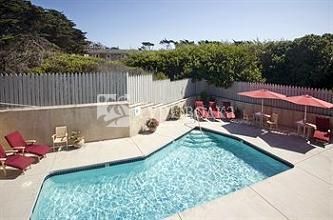 Pelican Inn & Suites 3*