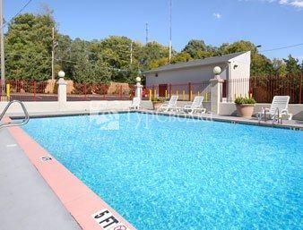 Ramada Limited Baltimore 2*