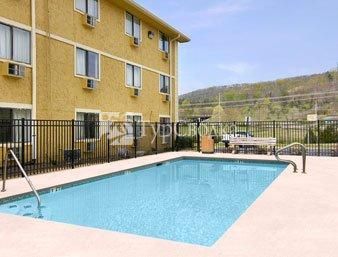 Super 8 Chattanooga Lookout Mountain 2*
