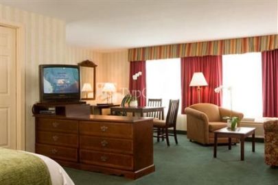 Radisson Hotel and Suites Chelmsford / Lowell 3*