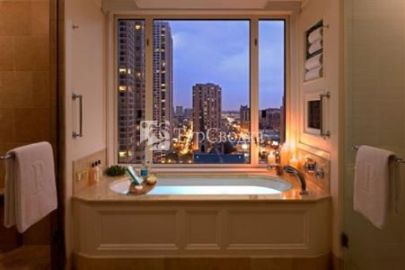 Peninsula Chicago 5*