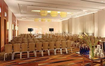 Swissotel Chicago 4*