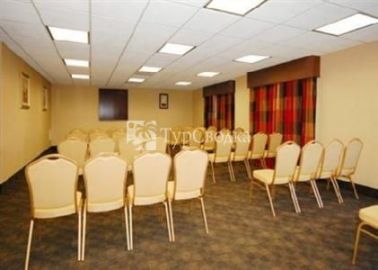 Comfort Suites Clayton 2*