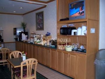 Country Inn & Suites Columbus - North 2*