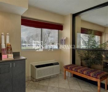 Red Roof Inn Columbus West 2*