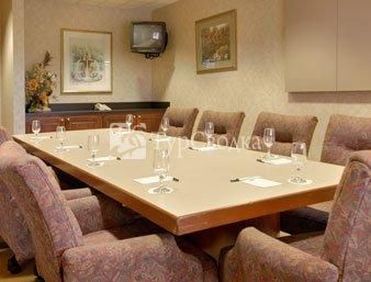 Wingate Hotel Columbus 3*