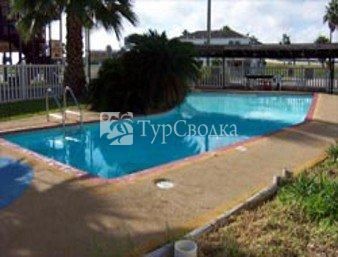 Knights Inn by the Beach 1*