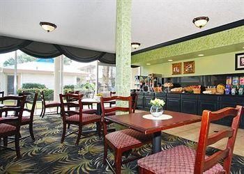 Quality Inn & Suites on the Beach Corpus Christi 2*