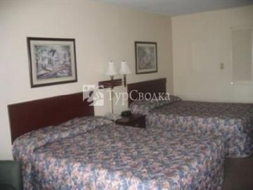 Country Squire Inn & Suites 2*