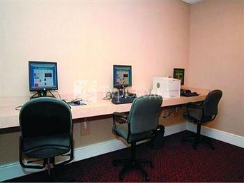 La Quinta Inn & Suites Dallas North Central 2*