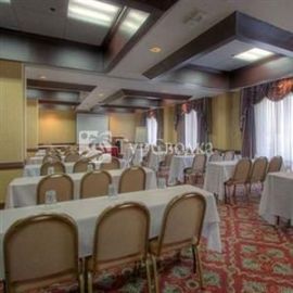 MCM Elegante Hotel and Suites 3*