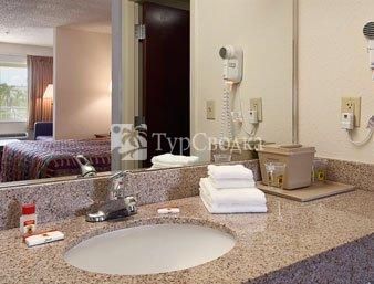 Super 8 Fort Lauderdale Airport 1*