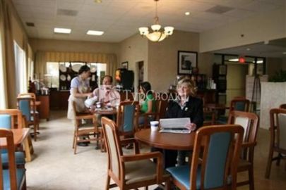 Hampton Inn Daytona Speedway / Airport 3*