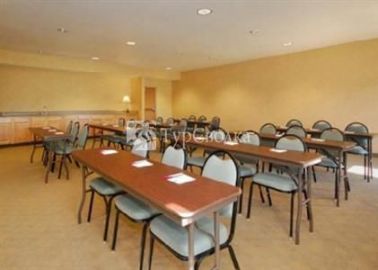 Comfort Suites Delavan 3*