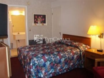 Shorecrest Motor Inn 2*