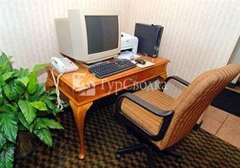 Quality Inn East Haven 2*