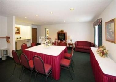 Comfort Inn East Liverpool 2*