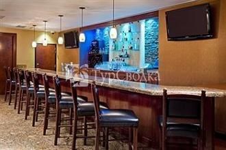 Crowne Plaza Hotel Edison 3*