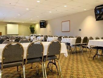 Baymont Inn & Suites Elizabethtown 2*