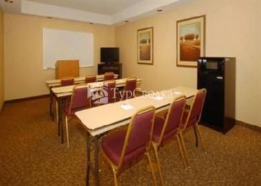 Comfort Suites Elizabethtown 2*