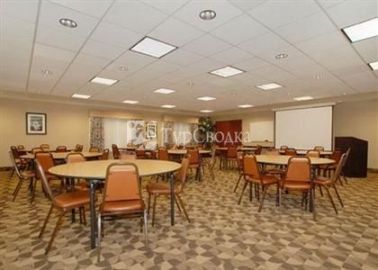 Comfort Suites Elkhart 2*