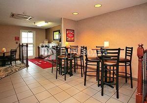 Econo Lodge Inn & Suites Evansville 2*