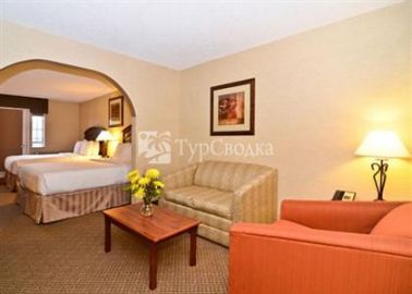 Quality Suites at Evergreen Parkway 2*
