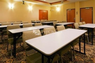 Holiday Inn Express Hotel & Suites Fairfield-North 2*