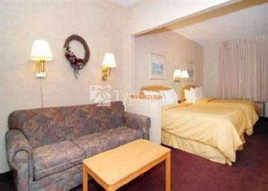 Fargo Comfort Suites 2*