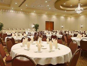 Ramada Plaza Suites Fargo 3*