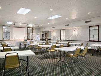 Days Inn Fayetteville (Arkansas) 2*