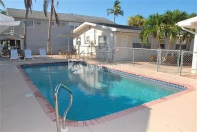 Gulf Breeze Condominium 2*